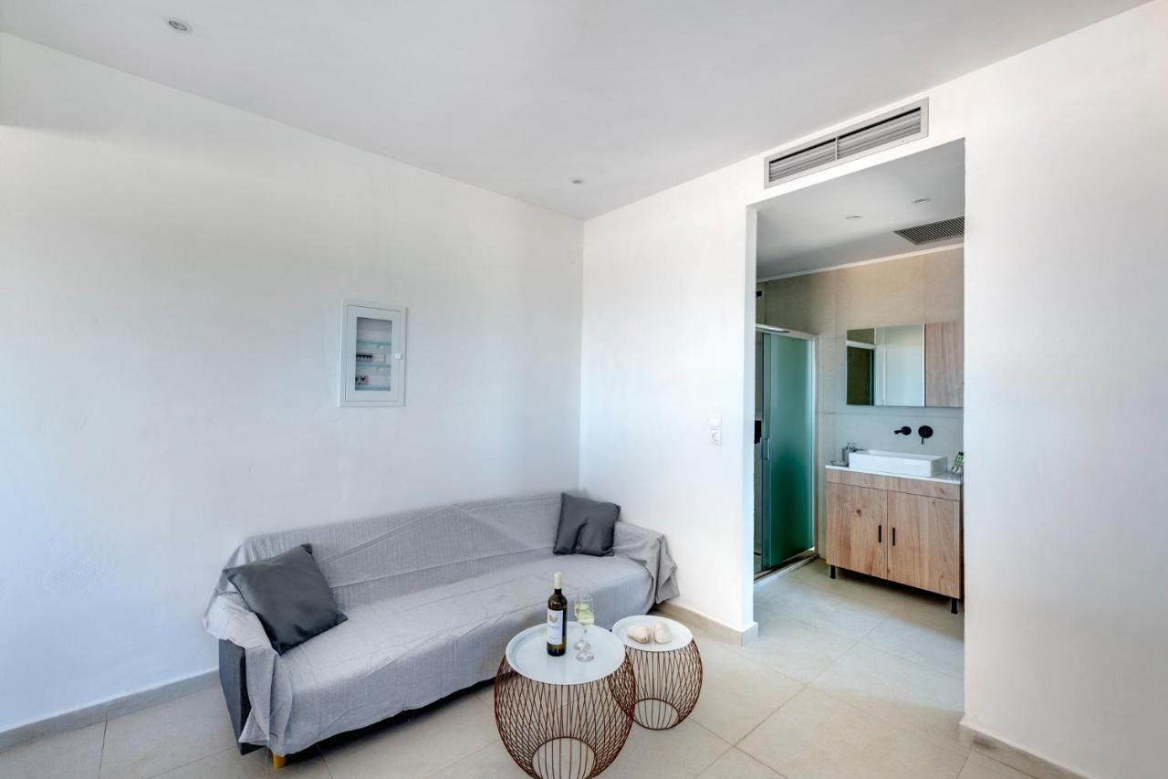 Chrysonisos Suites With Sunset & Seaviews Near Кіні Екстер'єр фото