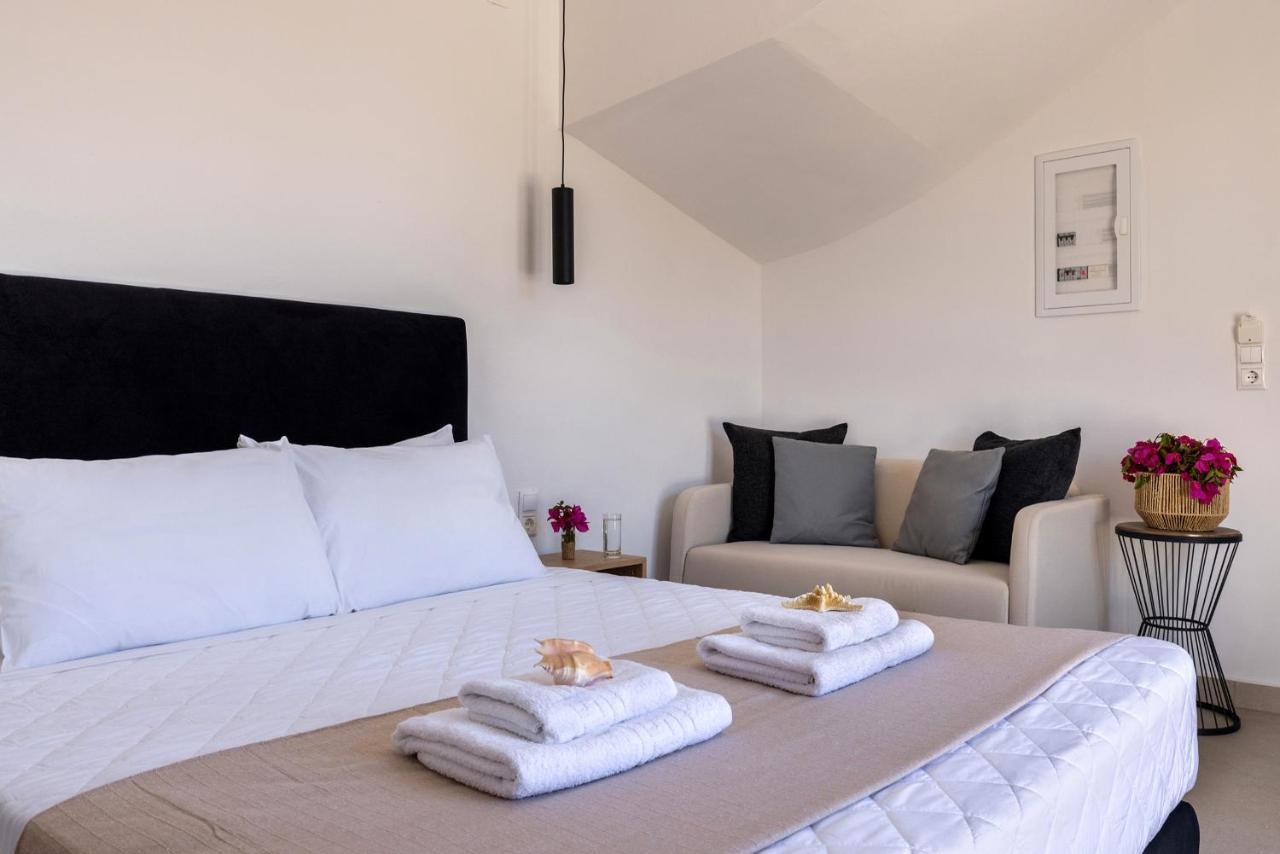 Chrysonisos Suites With Sunset & Seaviews Near Кіні Екстер'єр фото