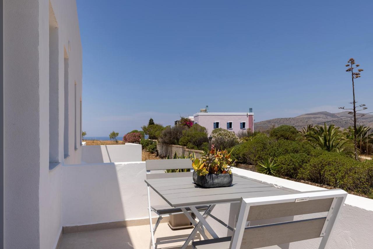 Chrysonisos Suites With Sunset & Seaviews Near Кіні Екстер'єр фото