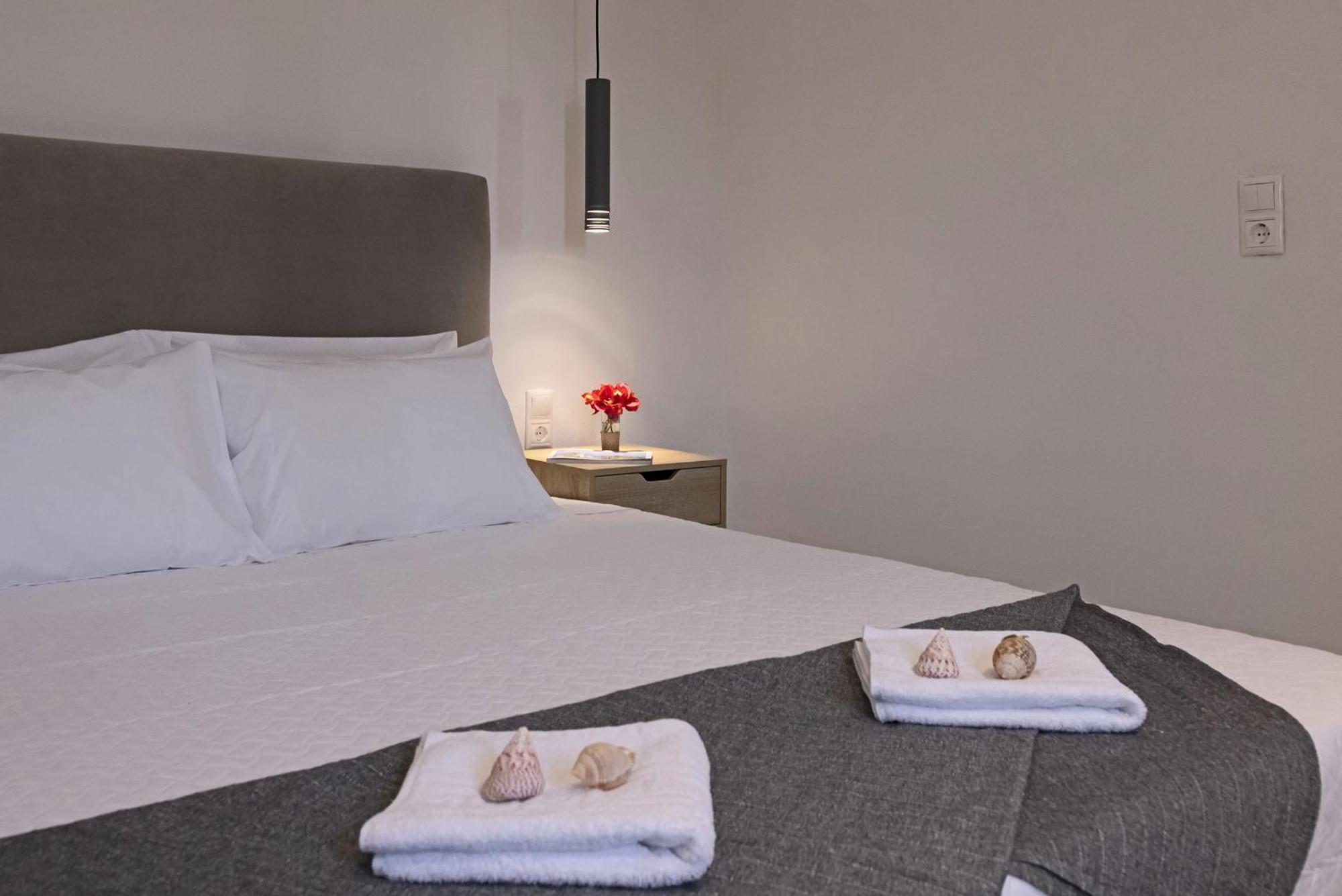 Chrysonisos Suites With Sunset & Seaviews Near Кіні Екстер'єр фото