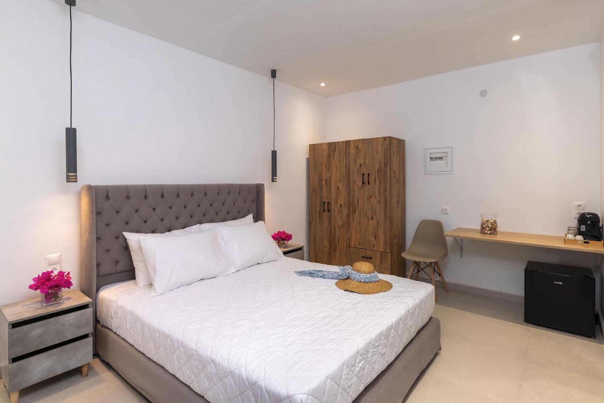 Chrysonisos Suites With Sunset & Seaviews Near Кіні Екстер'єр фото